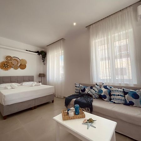 Kyma Luxury Suite Kiáton Eksteriør billede