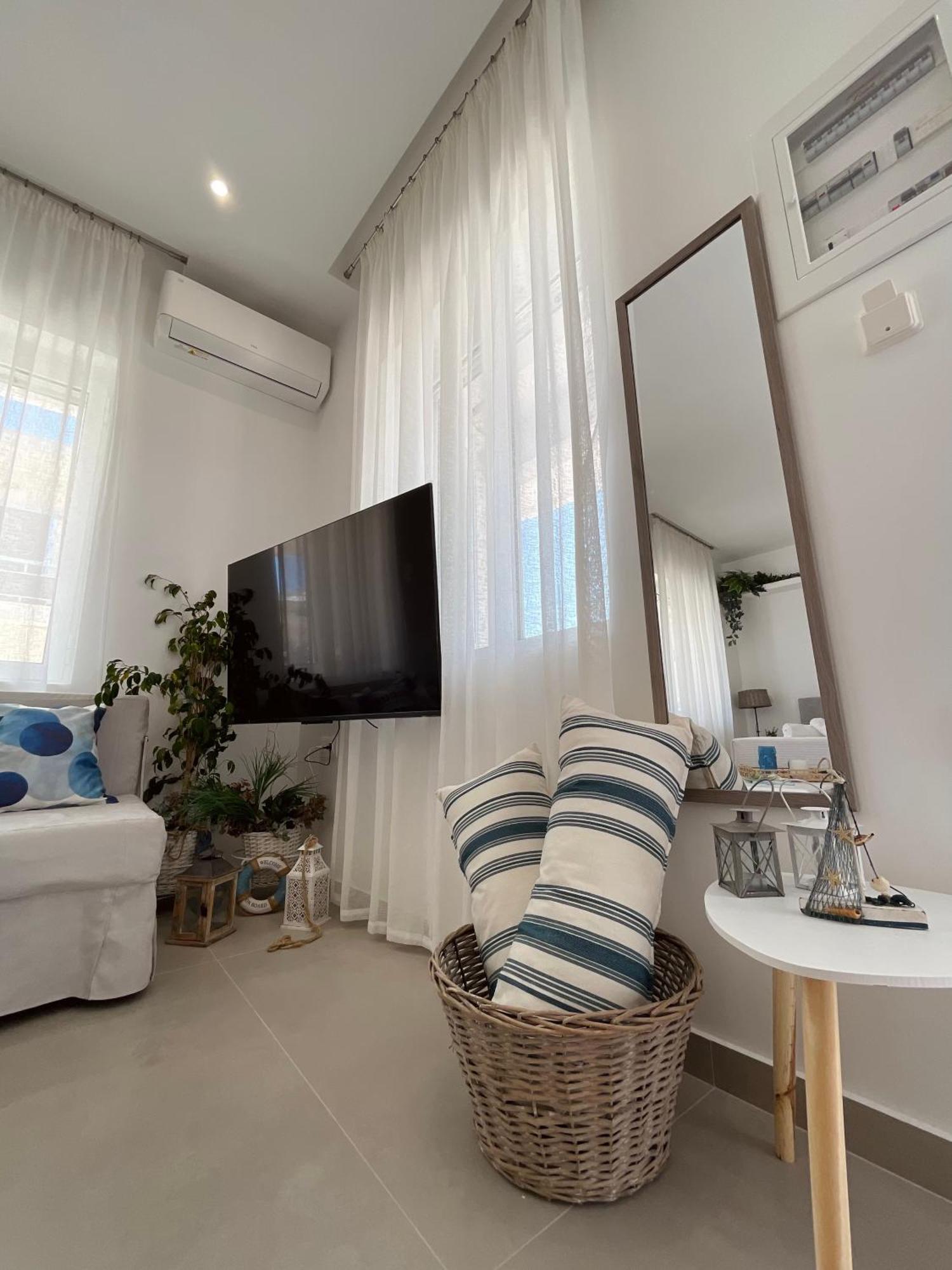 Kyma Luxury Suite Kiáton Eksteriør billede
